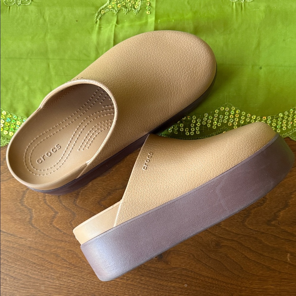 Crocs Women's Tan Platform Clogs